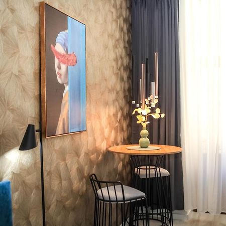 Hedone City Luxury Apartments With Free Parking بولا المظهر الخارجي الصورة