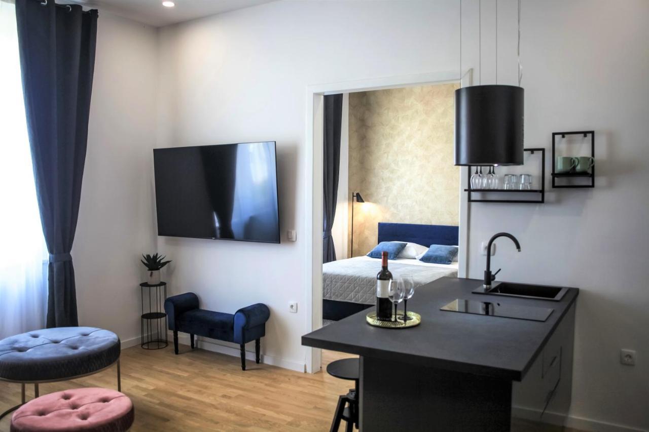 Hedone City Luxury Apartments With Free Parking بولا المظهر الخارجي الصورة
