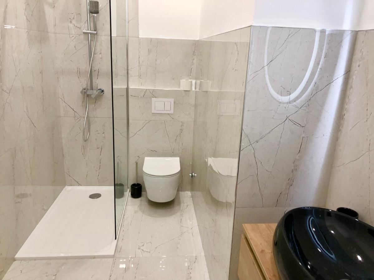 Hedone City Luxury Apartments With Free Parking بولا المظهر الخارجي الصورة