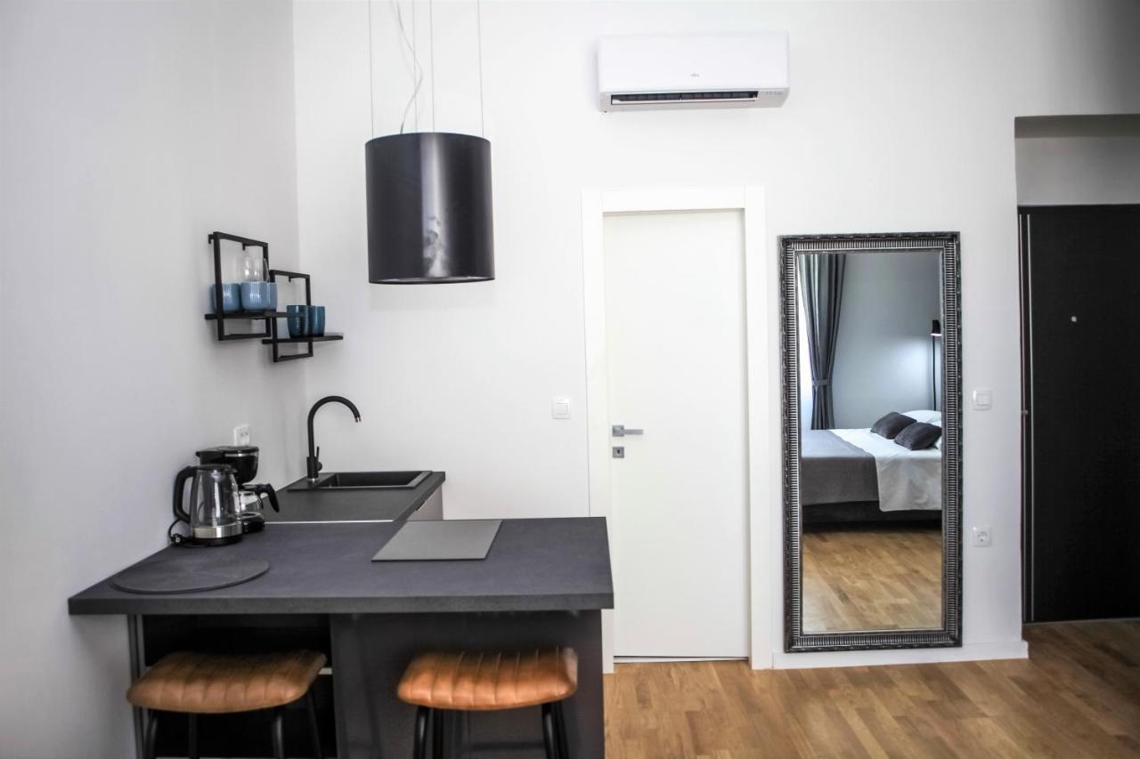 Hedone City Luxury Apartments With Free Parking بولا المظهر الخارجي الصورة