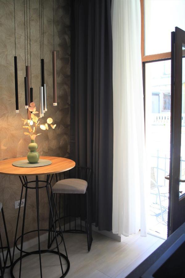 Hedone City Luxury Apartments With Free Parking بولا المظهر الخارجي الصورة