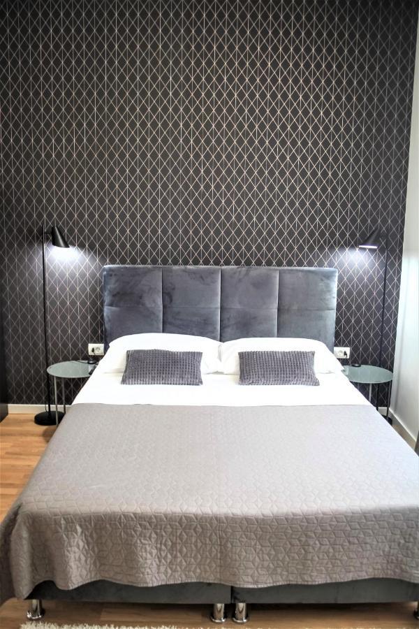 Hedone City Luxury Apartments With Free Parking بولا المظهر الخارجي الصورة